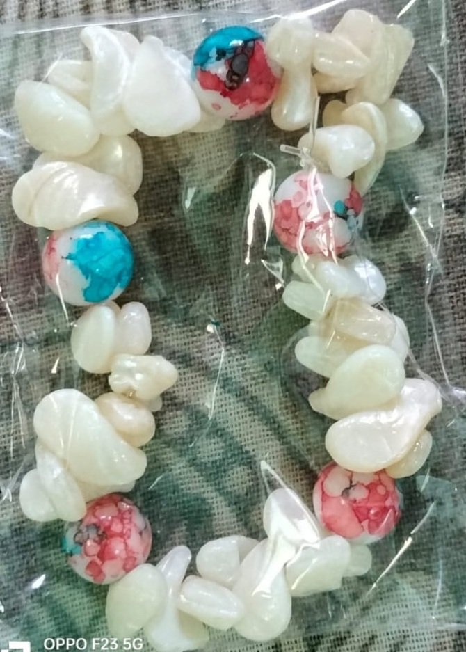 Rani Beat Shell Bracelet
